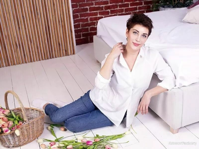 Julia Profile image 3