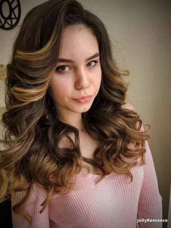 Yullia Profile image 4