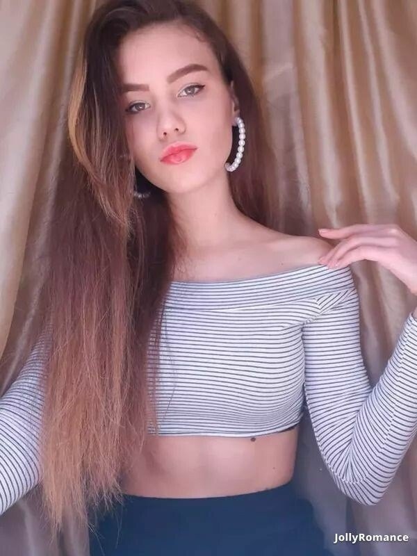 Yullia Profile image 2