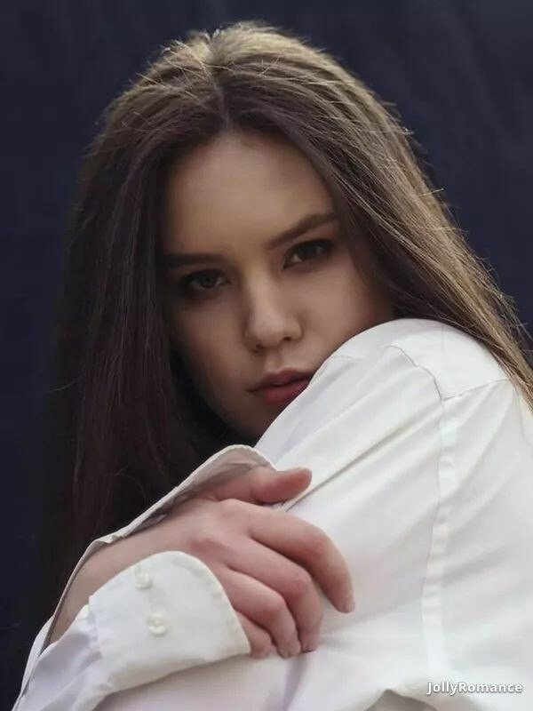 Yullia Profile image 3