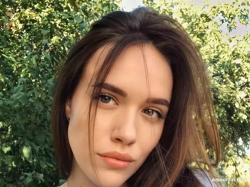Yelyzaveta Profile image 1