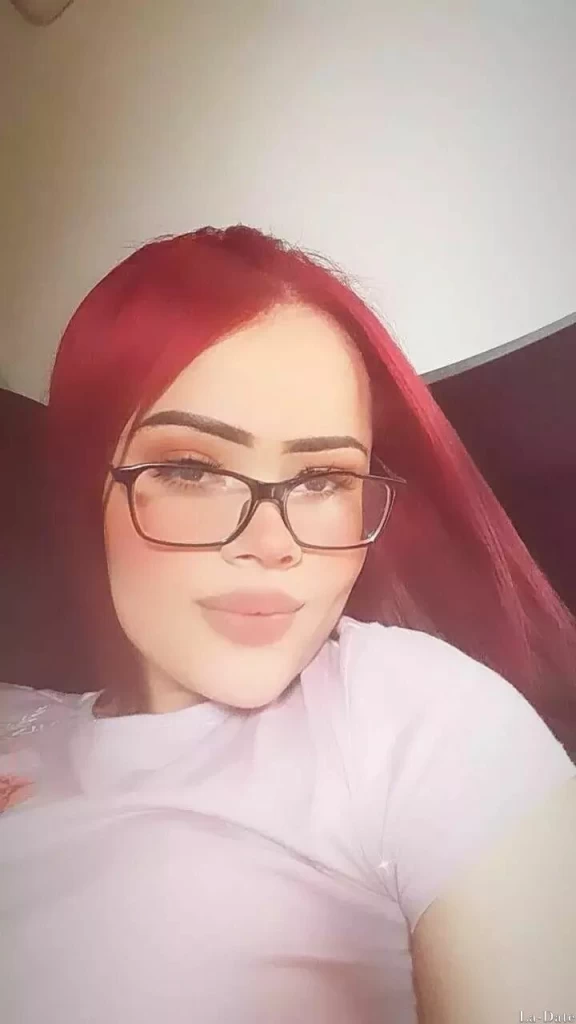 Stefanny, 20